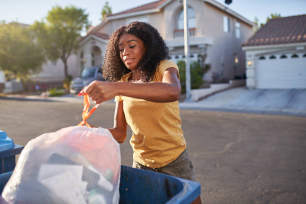 Best Commercial Cleanout Services  in Green Oaks, IL